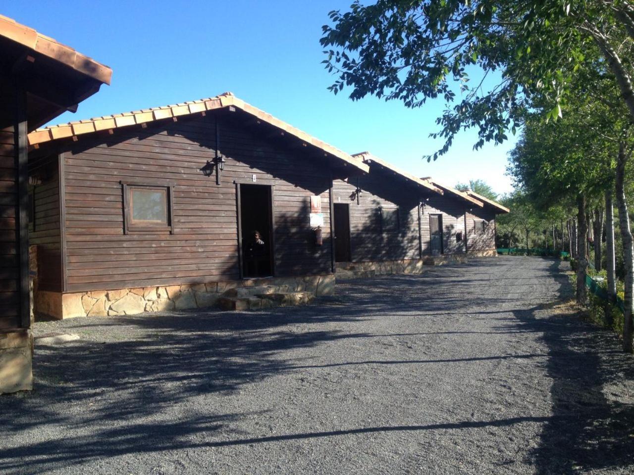 Camping Casa Fausto Cerca De Dinopolis Formiche Alto Exterior photo